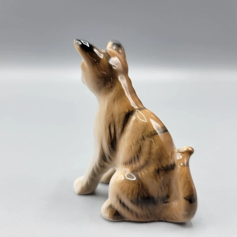 Vintage Ceramic Cat Kitten Figurine Home Shelf Decor 2.25