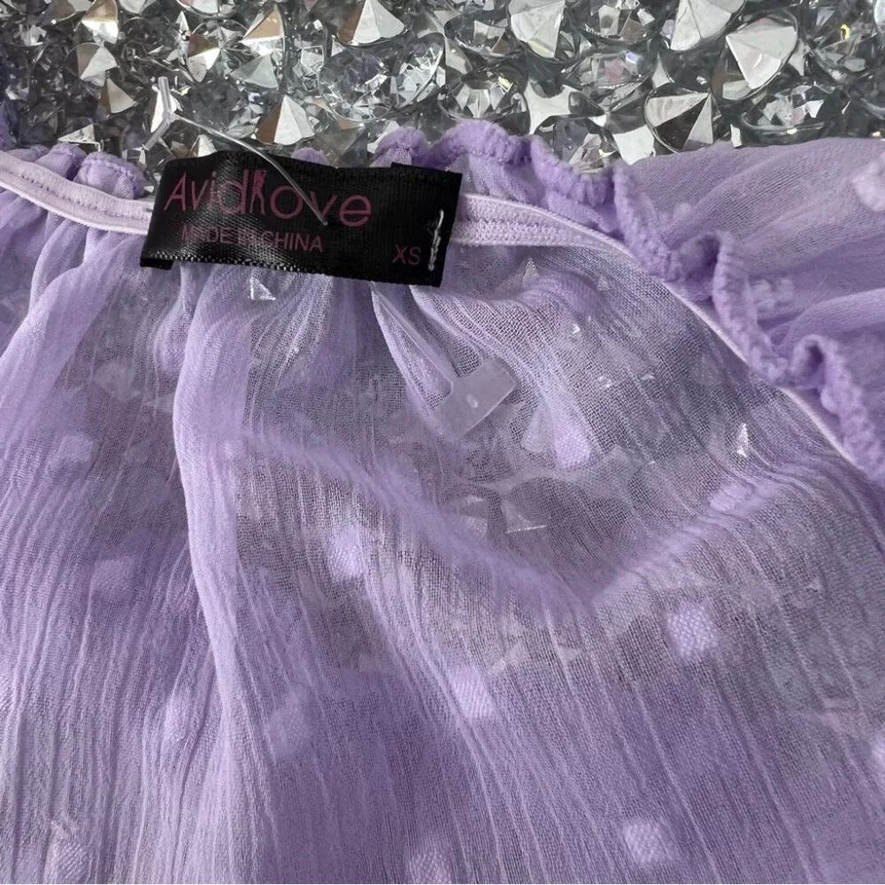 Avid Love embrace elegance